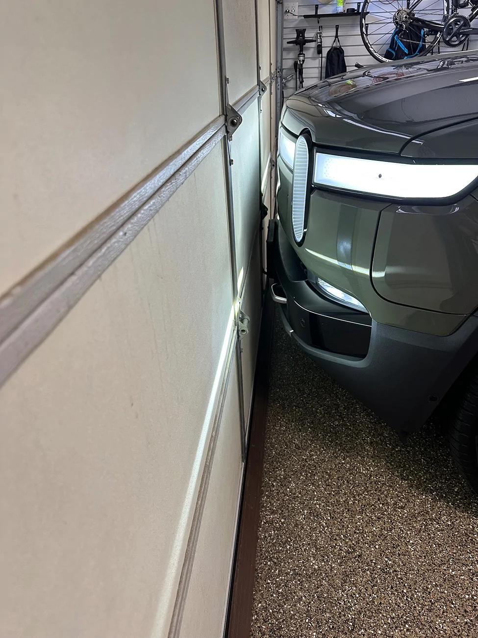 Rivian R1T R1S Moving R1T a tiny amount to hook up trailer IMG_9192
