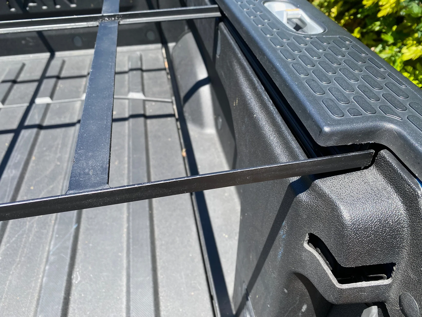 Rivian R1T R1S R1T Solar Tonneau - Custom Build 1.12-Bed-length-fit-end