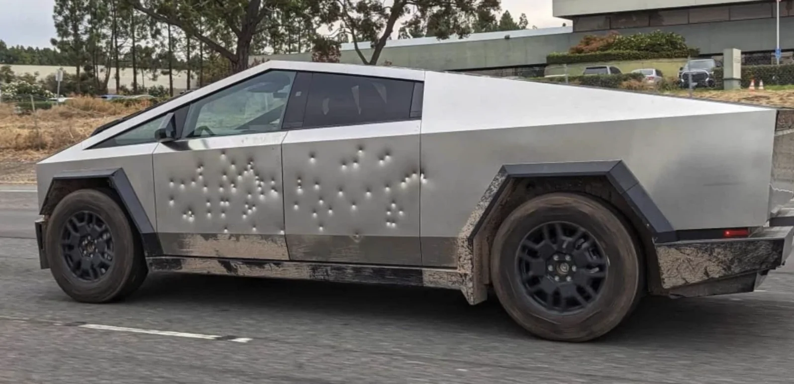 Rivian R1T R1S Cybertruck Laugh of the Day [⚠️ WARNING: NO POLITICS; MEMBERS BANNED] 1784510256892-jo