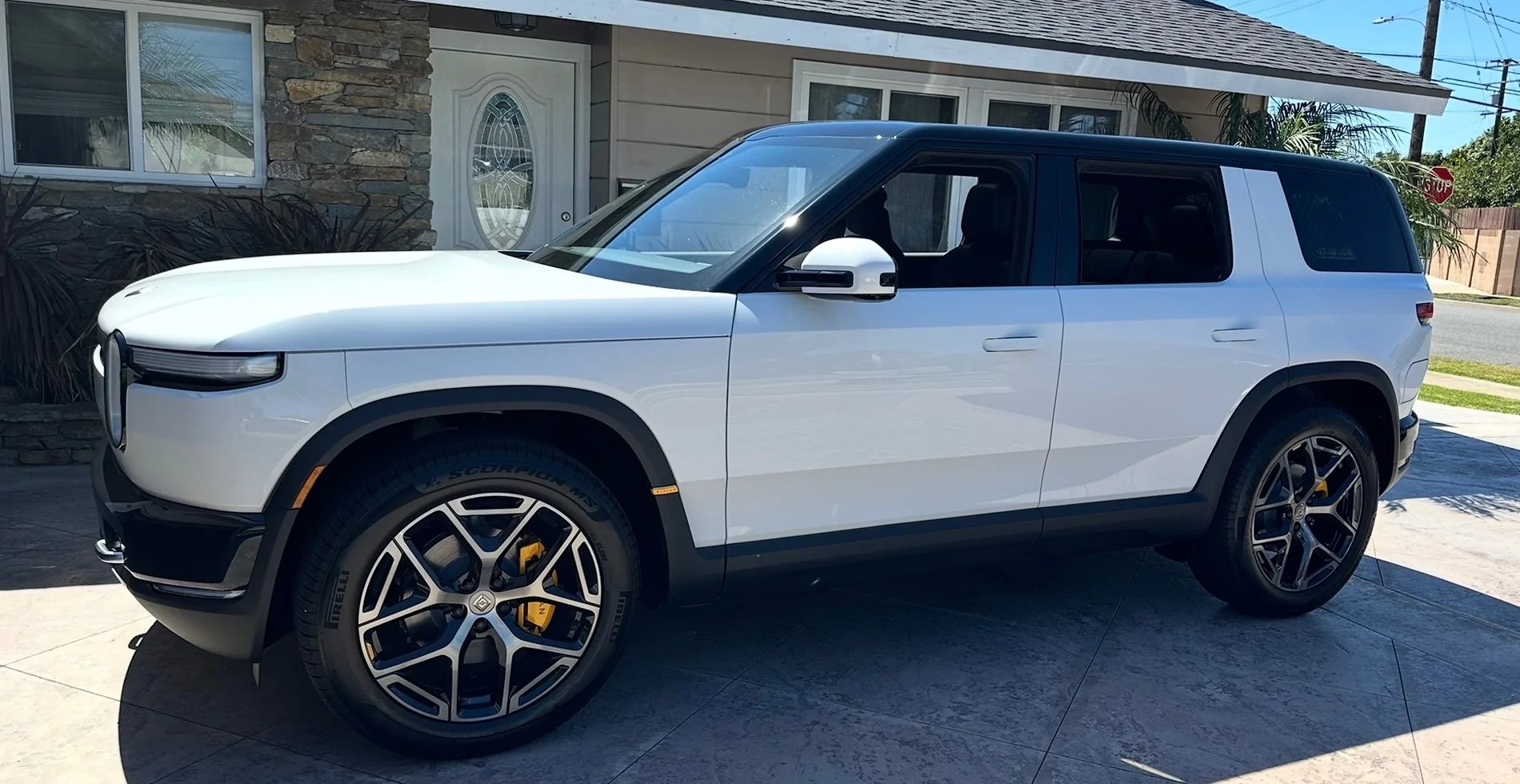 Rivian R1T R1S R2 Orders / VIN / Deliveries List Tracker + Stats 📊 IMG_4728