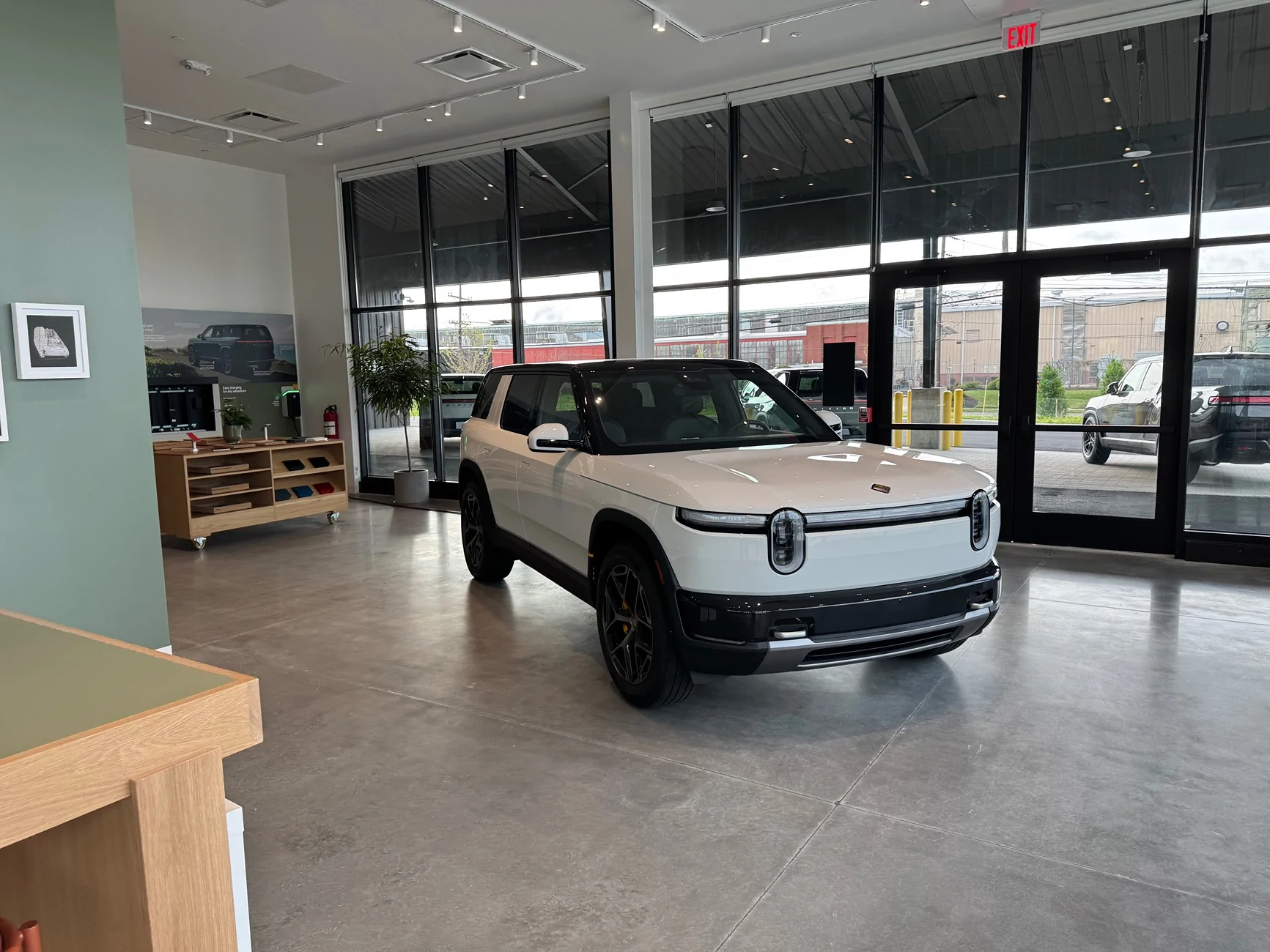 Rivian R1T R1S New Trenton Service Center IMG_4366