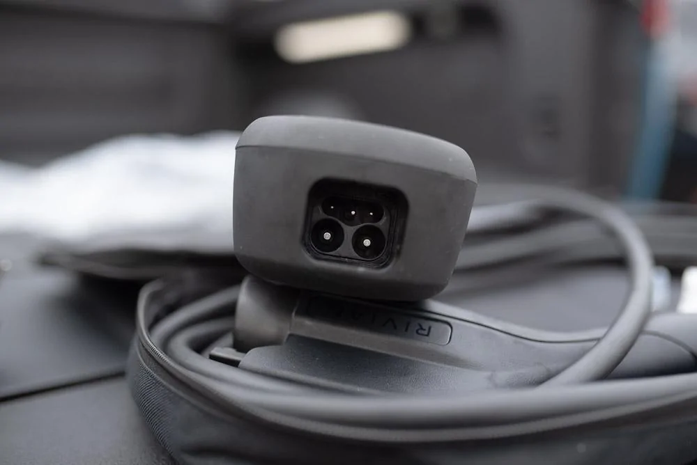 Rivian R1T R1S Official Rivian Portable Charger Guide 20220311-DSC_7644