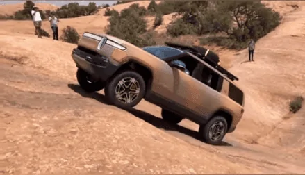 Rivian R1T R1S R1S capability vs R1T offroad? 1647196478539