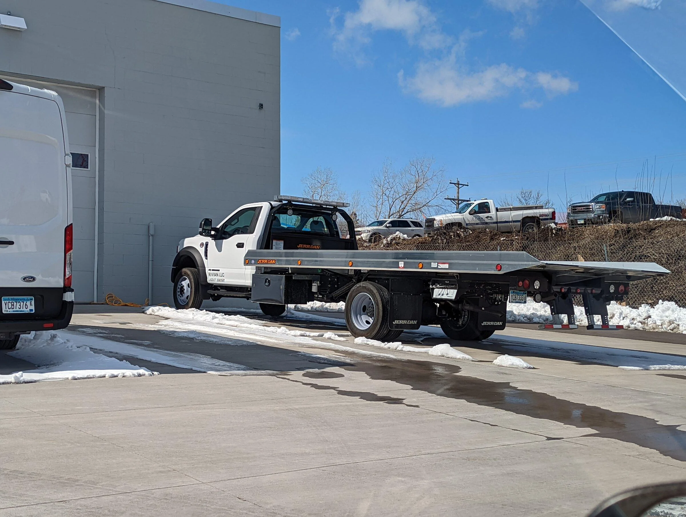 Rivian R1T R1S Rivian Service Centers / Retail Locations List / Other Facilities (Pics & Updates) PXL_20220310_175229200