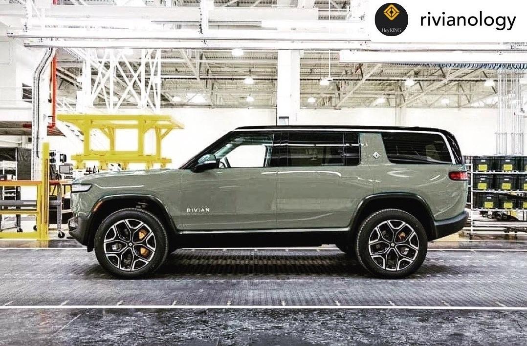 Rivian R1T R1S LAUNCH GREEN R1T Photos Screenshot_20220315-170131_Instagram