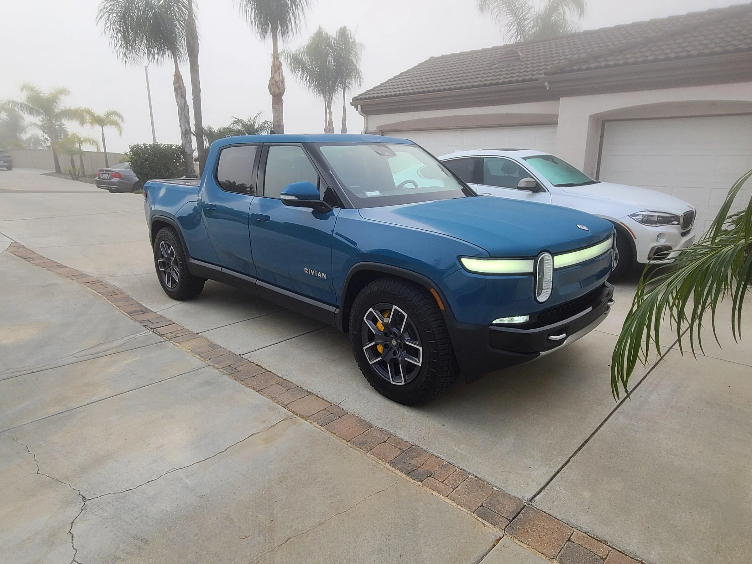 Rivian R1T R1S Any "March-April" delivery people contacted? 20220316_075216