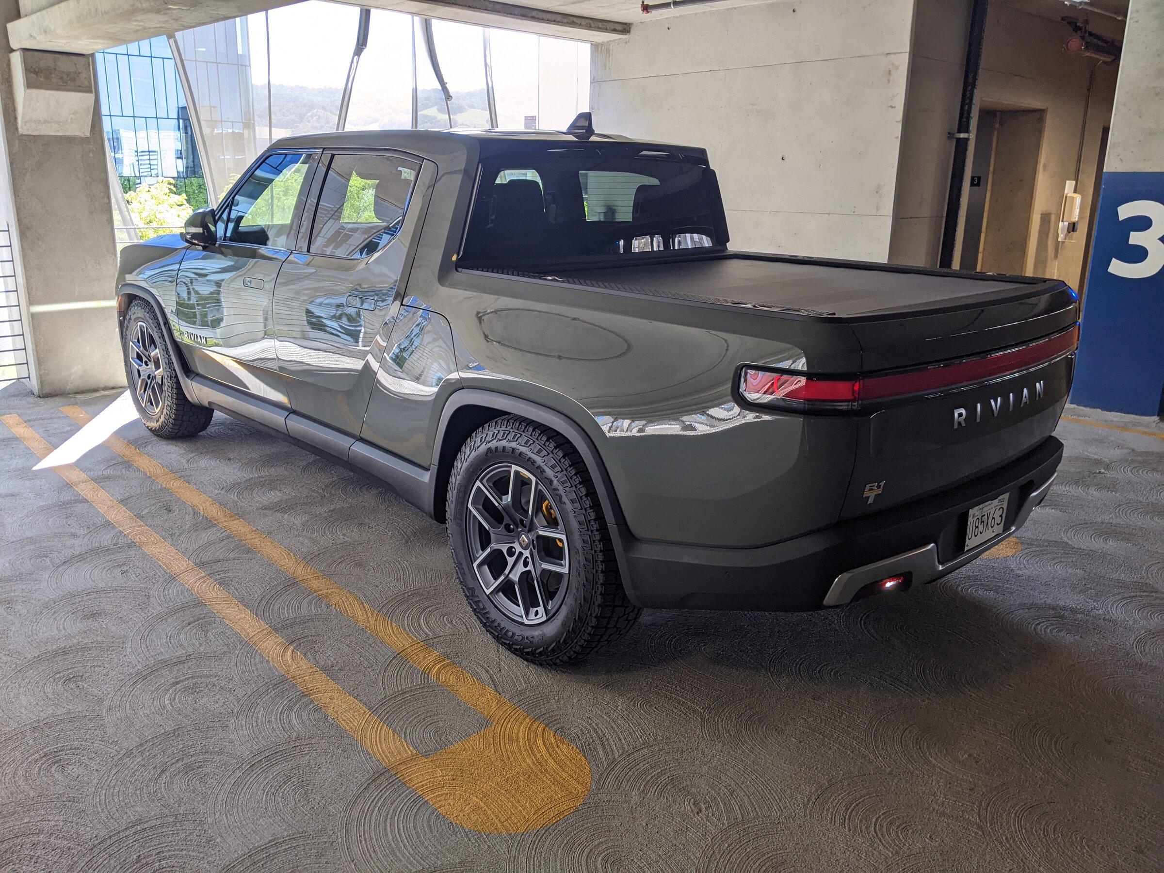 Rivian R1T R1S [RESOLVED] My R1T is leaking brake fluid PXL_20220316_211020517