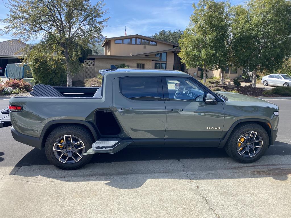Rivian R1T R1S First time behind the wheel with First Drive - review & impressions D9B083C5-E909-4AF9-8D45-716E5CBCFB3A_1_105_c