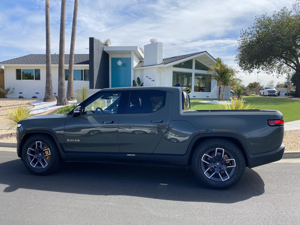 Rivian R1T R1S First time behind the wheel with First Drive - review & impressions 5A9C3952-C349-47D0-A757-094CE662B209_1_105_c