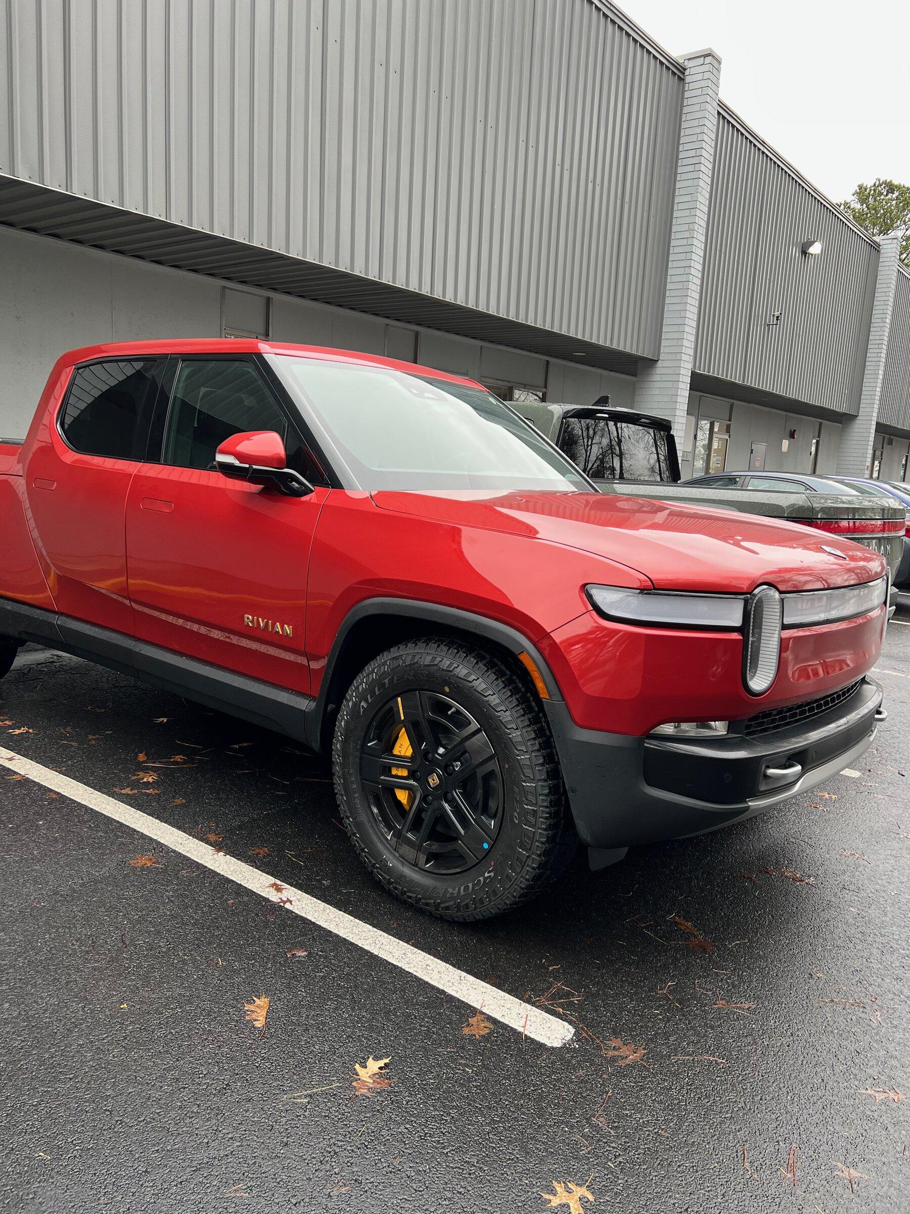 Rivian R1T R1S RED CANYON Rivian Photos IMG_0188