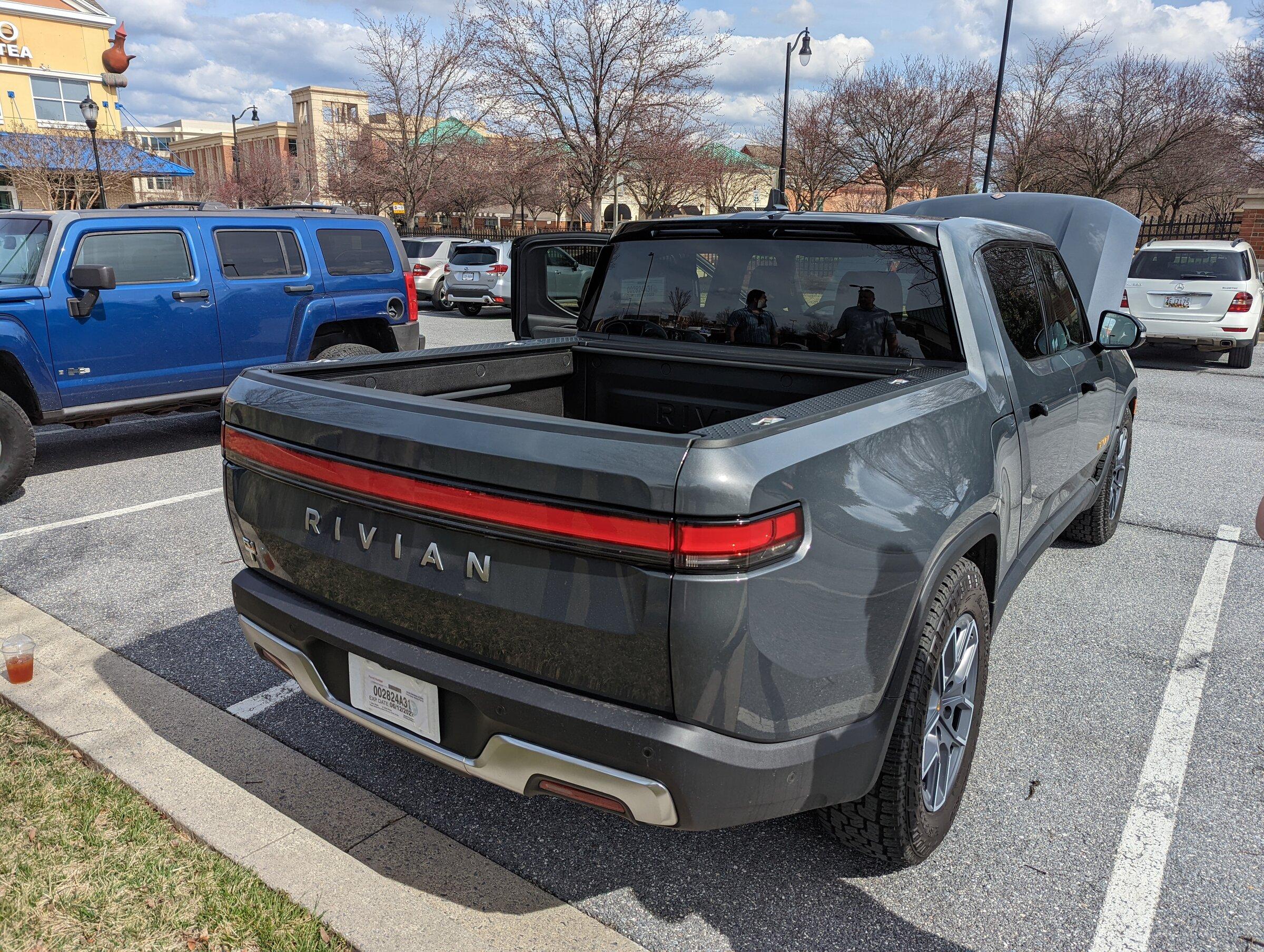 Rivian R1T R1S My R1T First Look and Impressions (Mobile Drive Added 4/27) PXL_20220318_185119868
