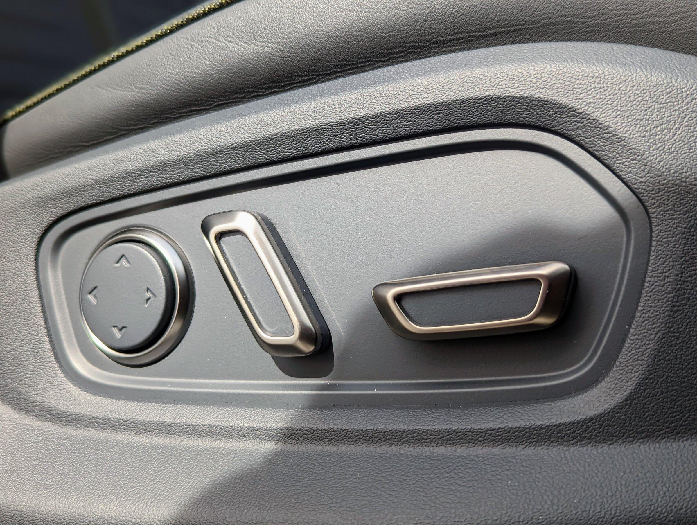 Rivian R1T R1S My R1T First Look and Impressions (Mobile Drive Added 4/27) PXL_20220318_190116071.PORTRAIT