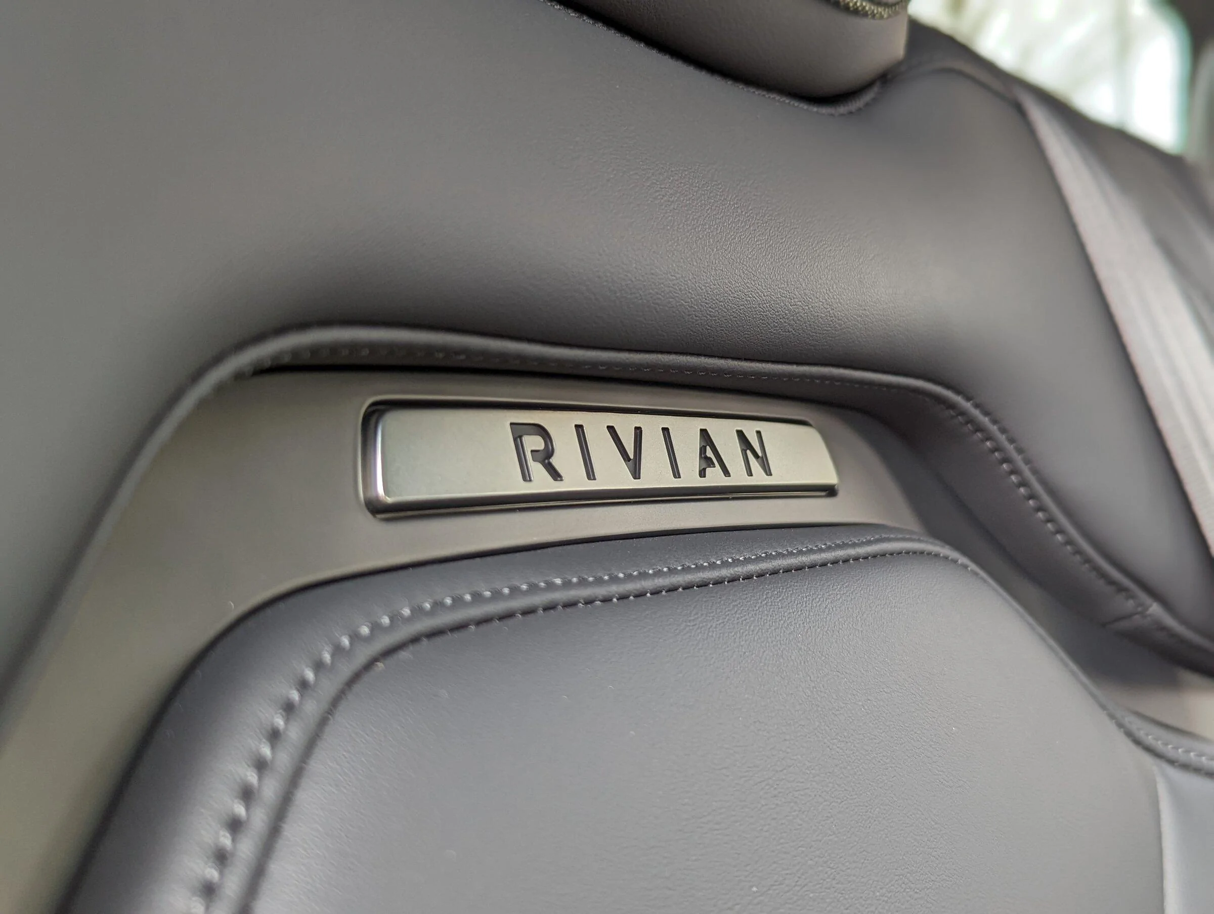 Rivian R1T R1S My R1T First Look and Impressions (Mobile Drive Added 4/27) PXL_20220318_190228259.PORTRAIT