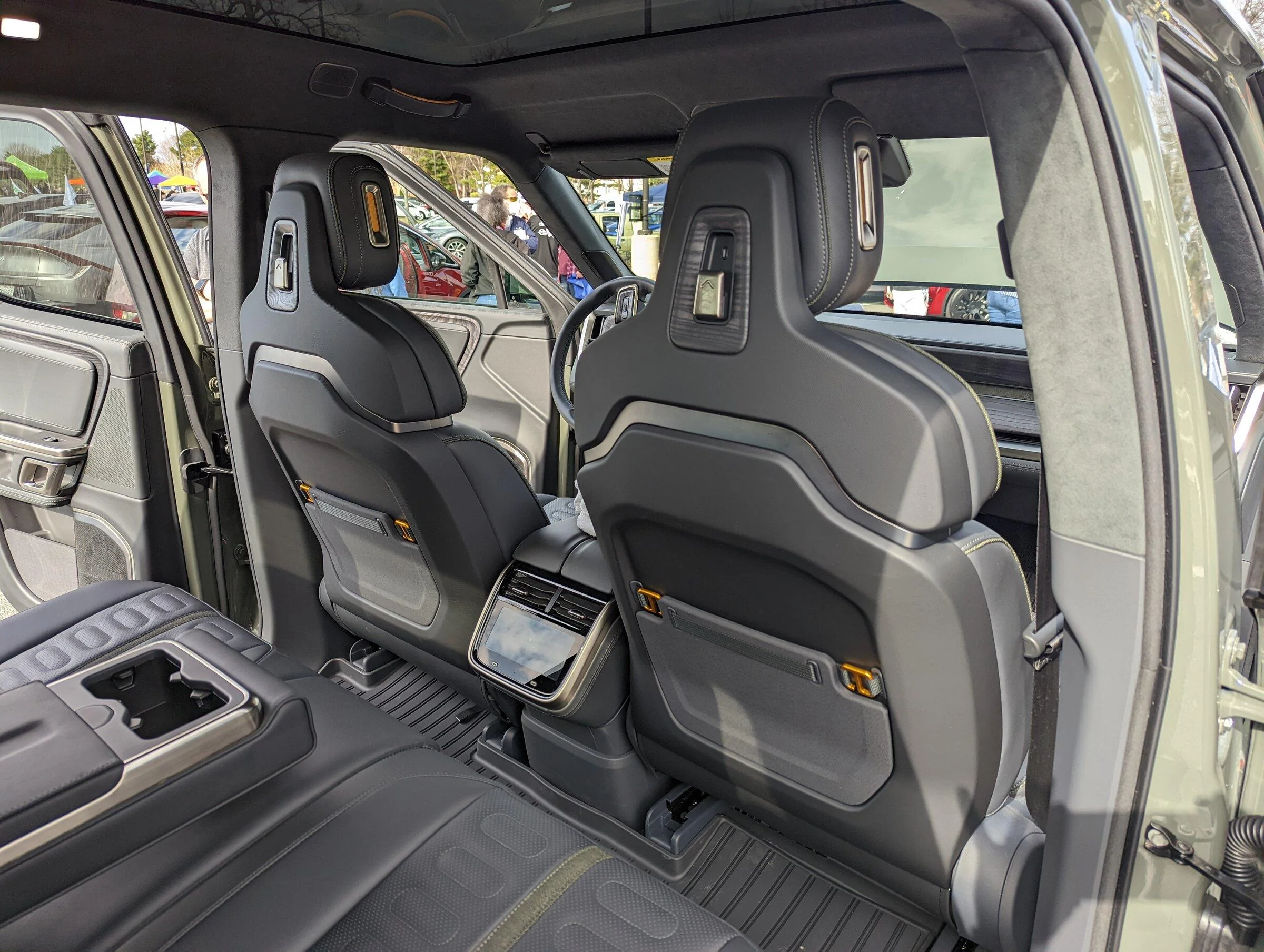 Rivian R1T R1S My R1T First Look and Impressions (Mobile Drive Added 4/27) PXL_20220319_142849702