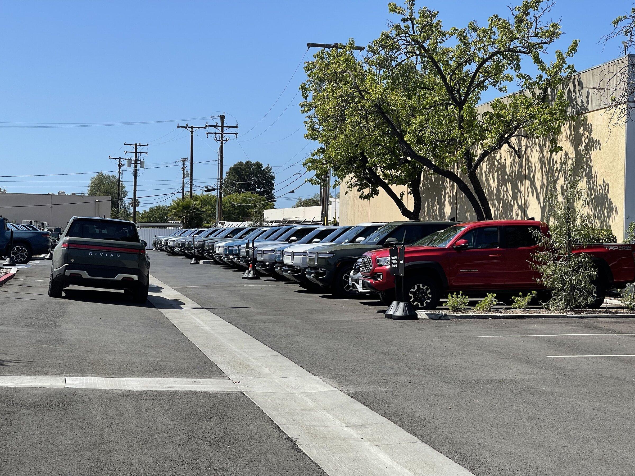 Rivian R1T R1S Rivian plans to create first delivery center in Orange County, CA (@ Costa Mesa) 4B5E8C47-74EB-4E83-9A69-C9C9F2DAD1AF