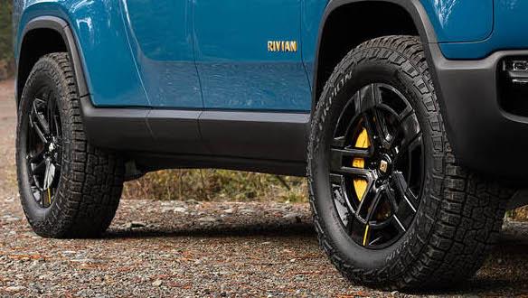 Rivian R1T R1S AT 20" Black Wheels Wrong in Configurator R1T-blue 2