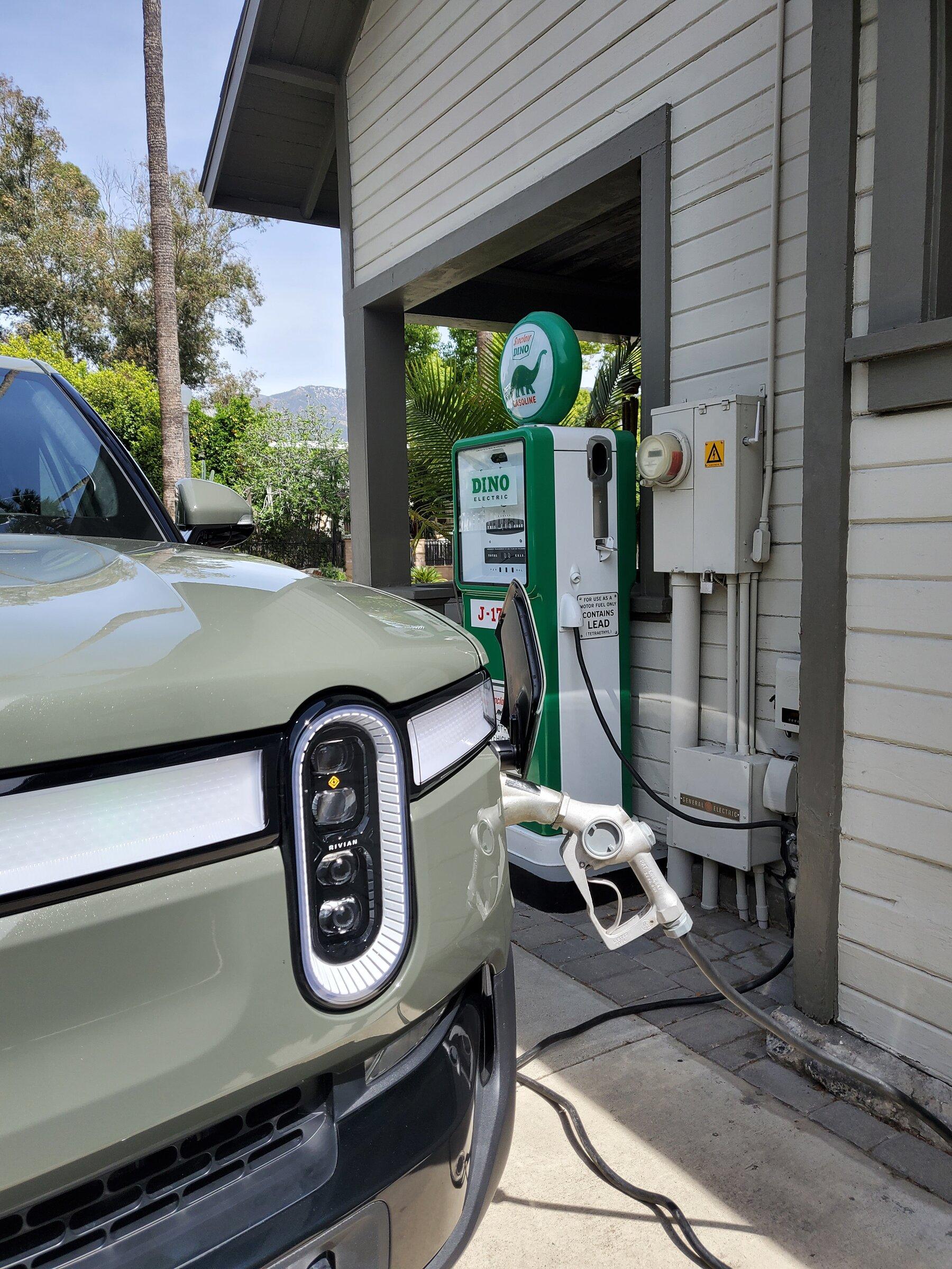 Rivian R1T R1S Any "March-April" delivery people contacted? 20220321_124612