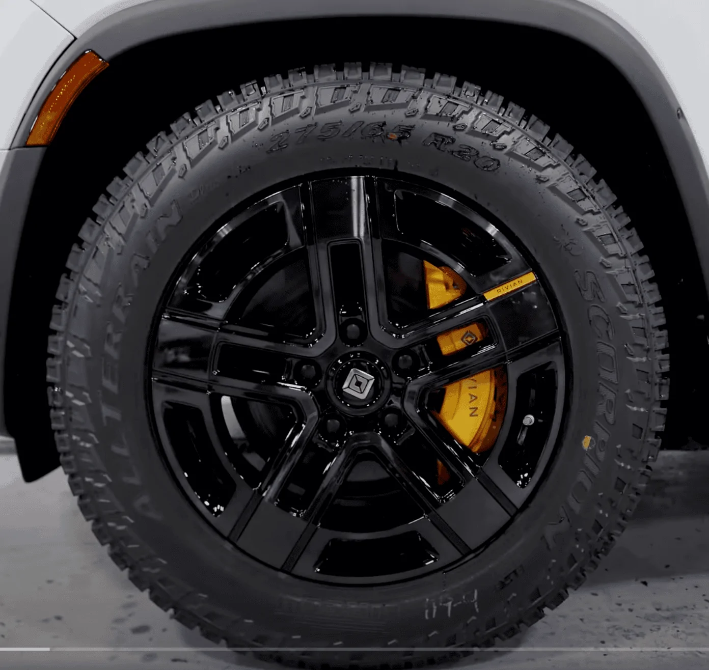 Rivian R1T R1S AT 20" Black Wheels Wrong in Configurator Screen Shot 2022-03-21 at 3.23.48 PM