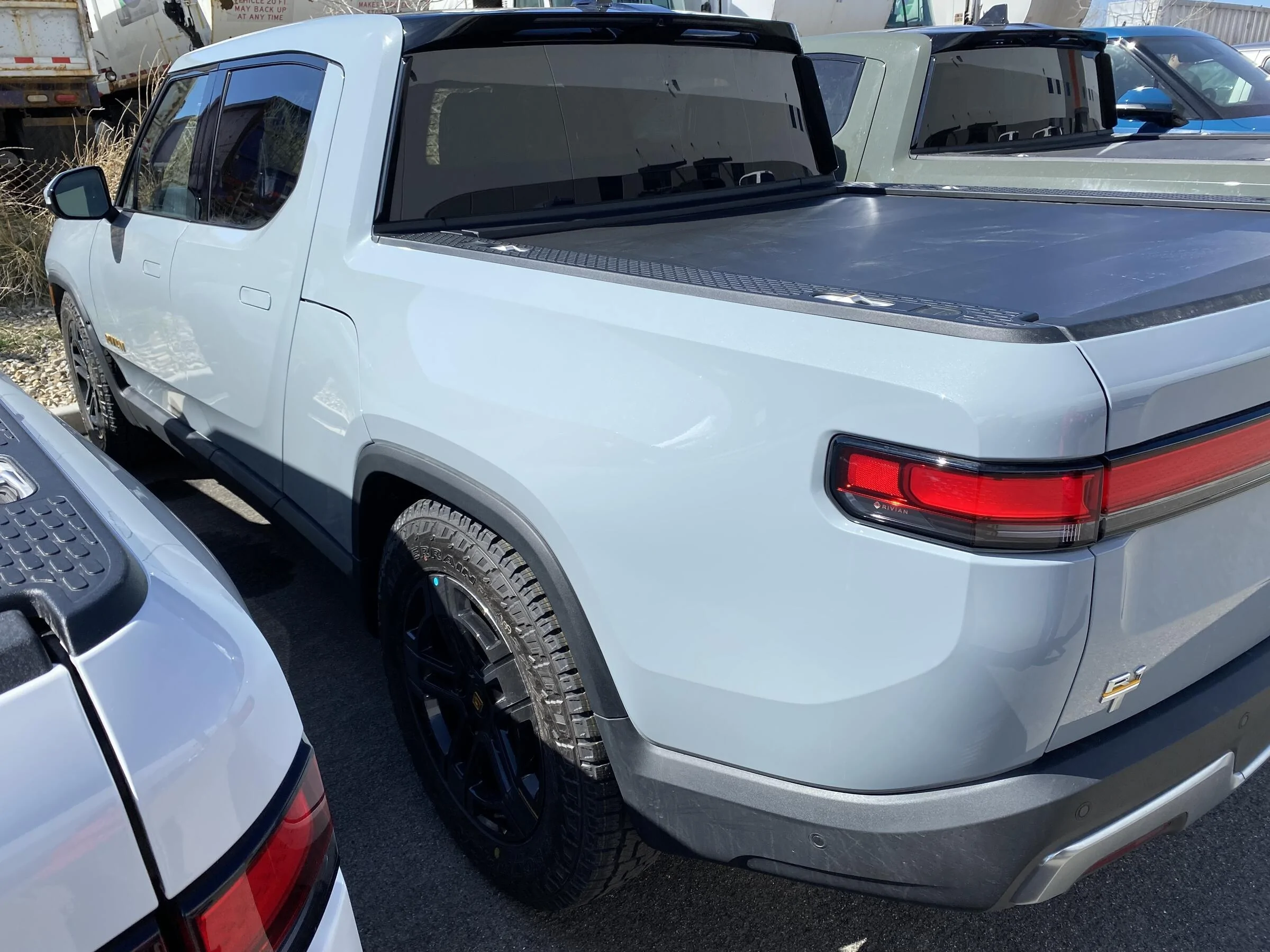 Rivian R1T R1S LIMESTONE R1T Photos B-9726-4B04-BF96-565C0B651E4F.jpeg?ixlib=rails-0.3