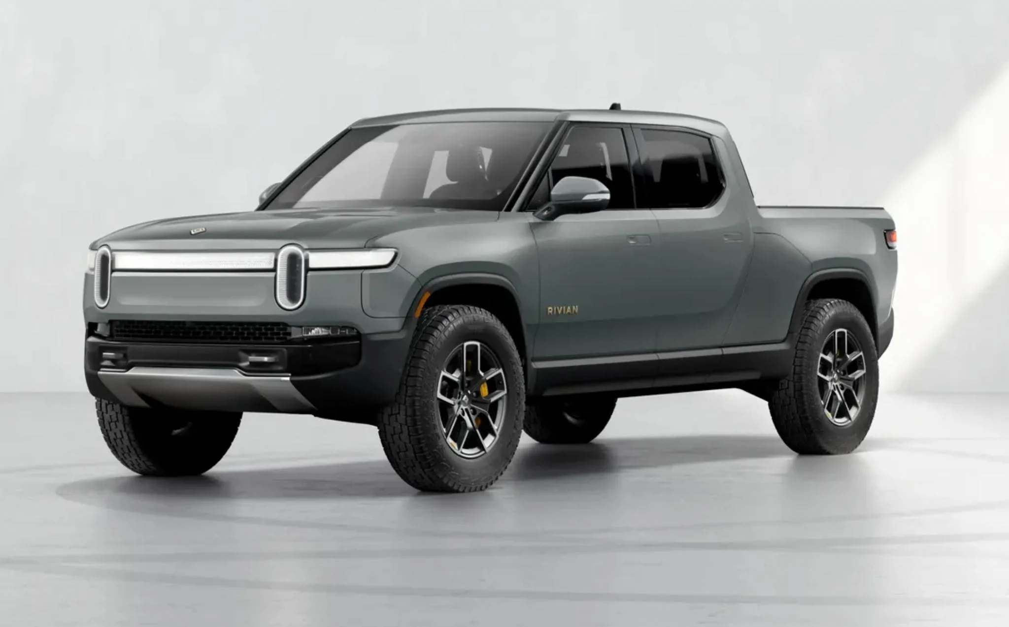 Rivian R1T R1S LIMESTONE R1T Photos 43AA8716-66E1-4379-9F88-195681EEFBE4