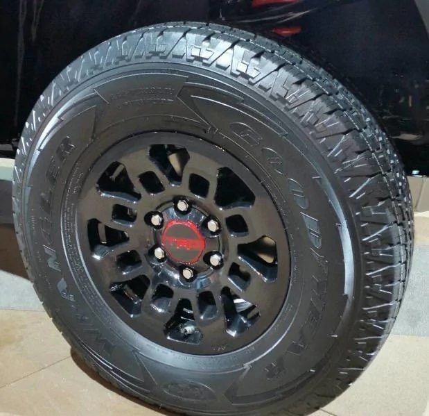 Rivian R1T R1S AT 20" Black Wheels Wrong in Configurator 1647914845505