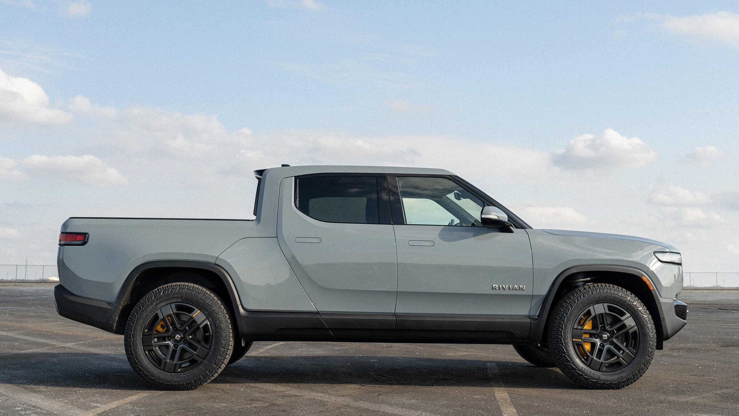 Rivian R1T R1S LIMESTONE R1T Photos Limestone Rivian R1T color 4