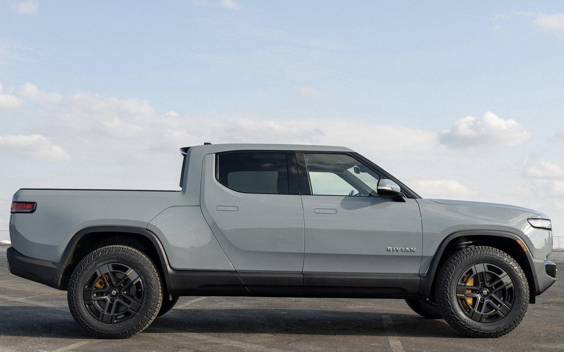 Rivian R1T R1S Had call with Rivian Guide, delay on Ocean Coast interior 9C671A06-6CFA-4507-A034-64206C2A7C8A