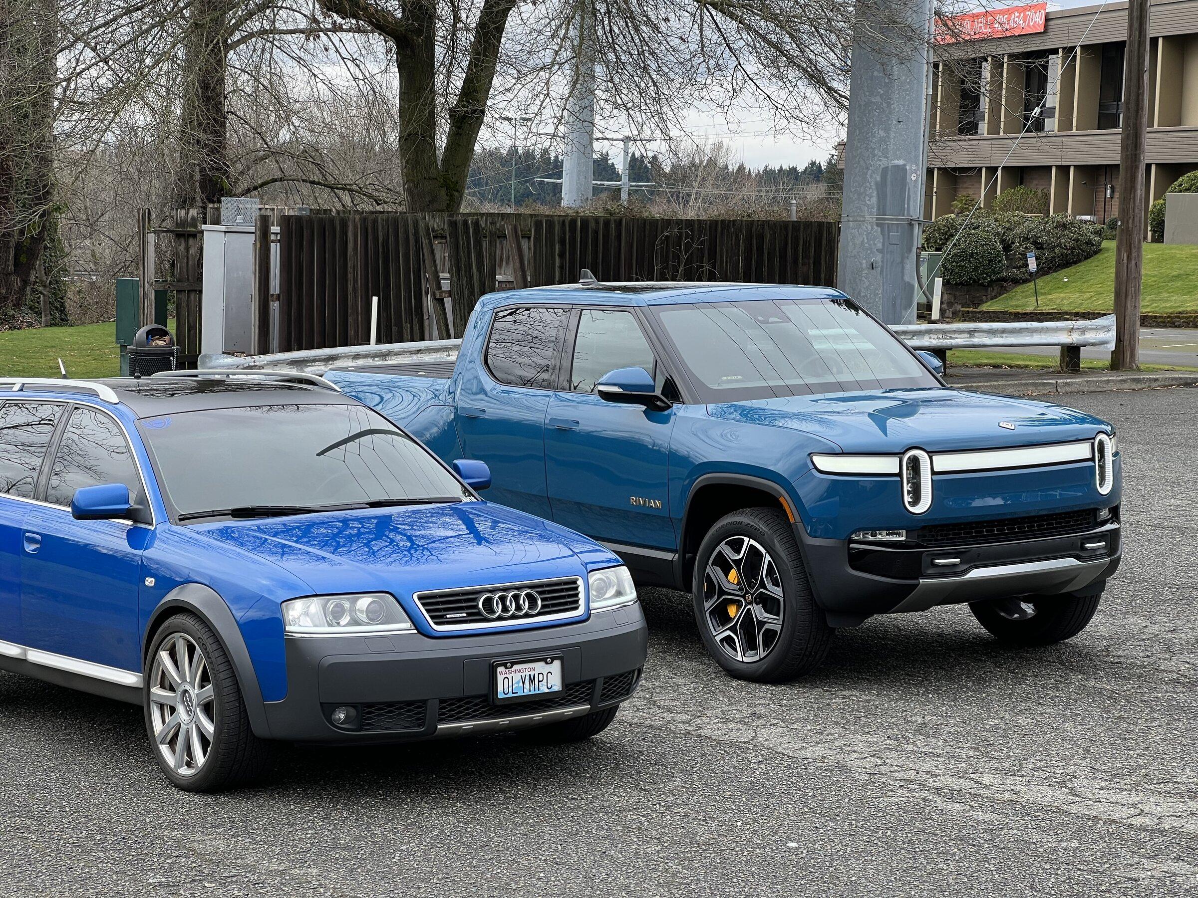 Rivian R1T R1S Rivian Blue R1T vs Grabber Blue Mach-E GT a side by side comparison look 5CC68187-2FDA-4A29-BC70-0A79B7D3B0C0