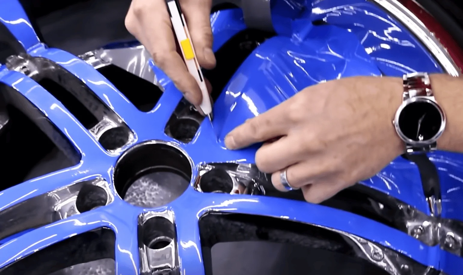 Rivian R1T R1S How to "darken" the 20" bright wheels? 1648089544114
