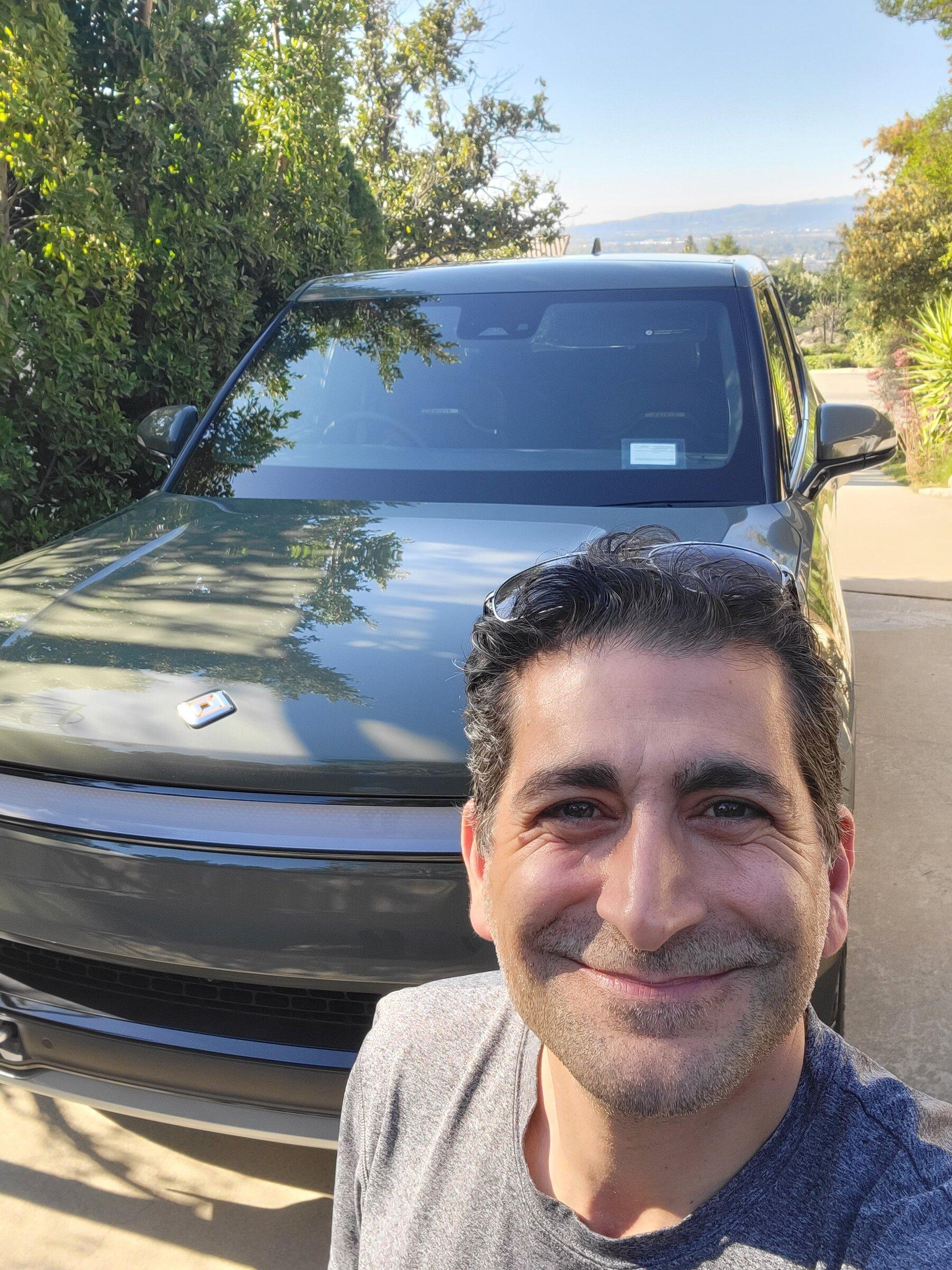 Rivian R1T R1S Any "March-April" delivery people contacted? 20220324_164243