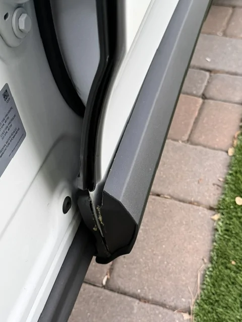 Rivian R1T R1S Charging with Tesla Mobile Connector Problematic R1T Moulding s