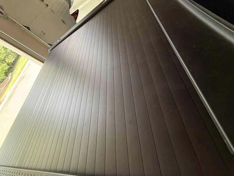 Rivian R1T R1S OEM R1T Manual Tonneau Cover w/ Bag IMG_2220