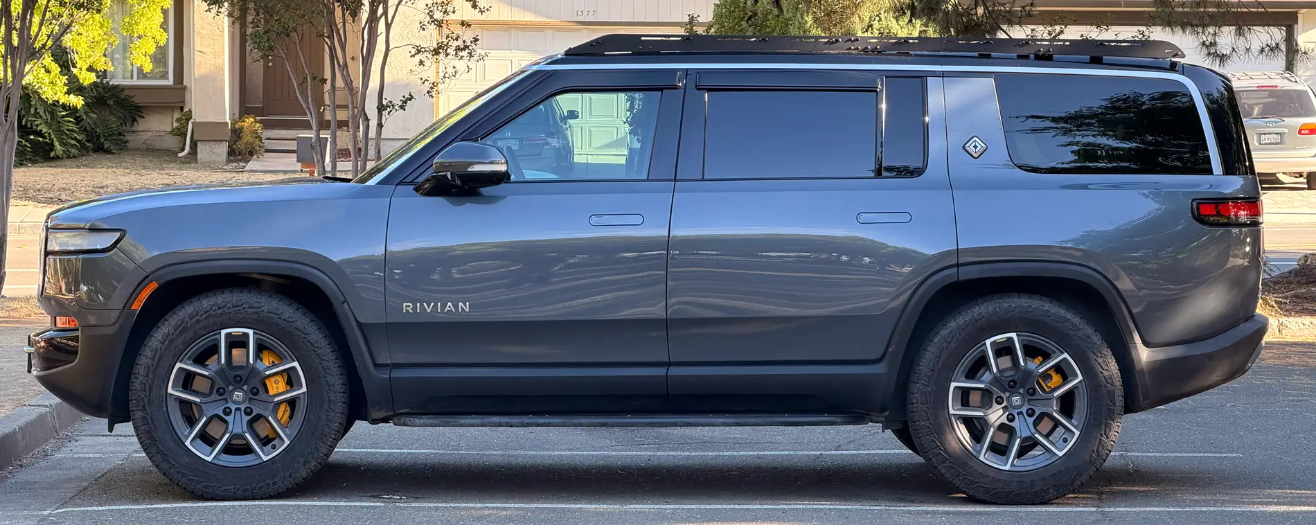 Rivian R1T R1S Installed R1T Window Visor on R1S tempImageK7Txj7