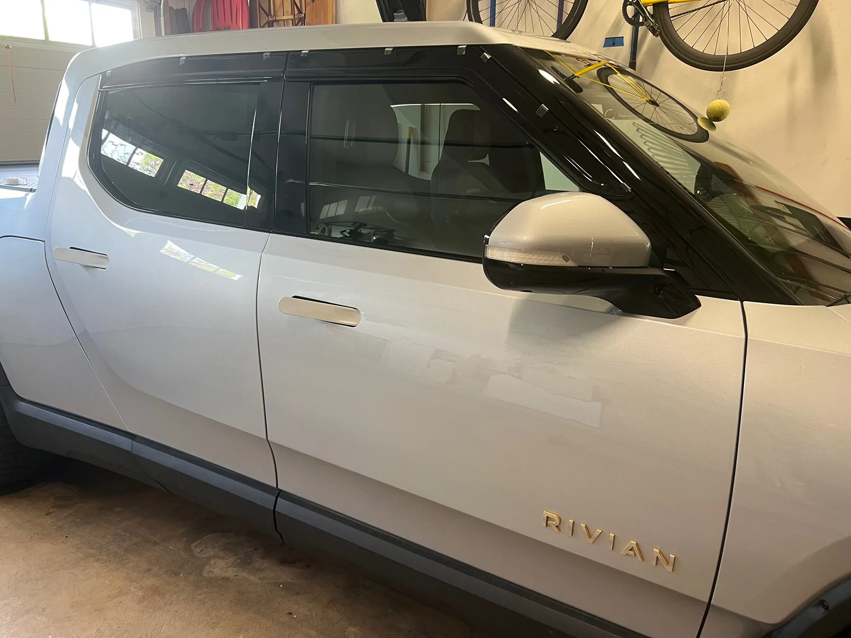 Rivian R1T R1S Installed R1T Window Visor on R1S IMG_2910