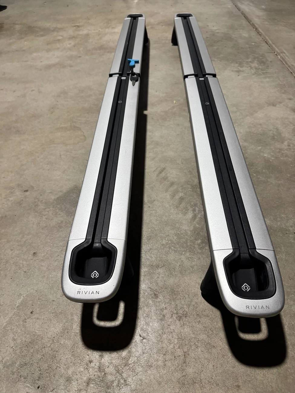 Rivian R1T R1S FS: Bright Crossbars $450 IMG_4026