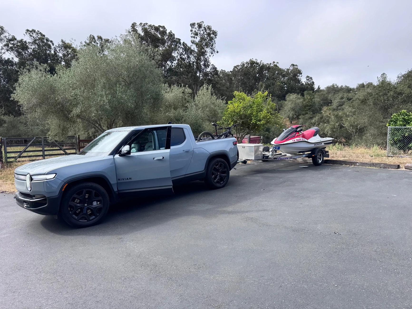 Rivian R1T R1S What Are You Hauling (or Hauled) in your Rivian? 🦾 IMG_4407
