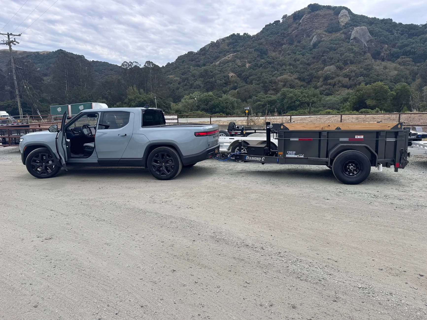 Rivian R1T R1S What Are You Hauling (or Hauled) in your Rivian? 🦾 IMG_4323