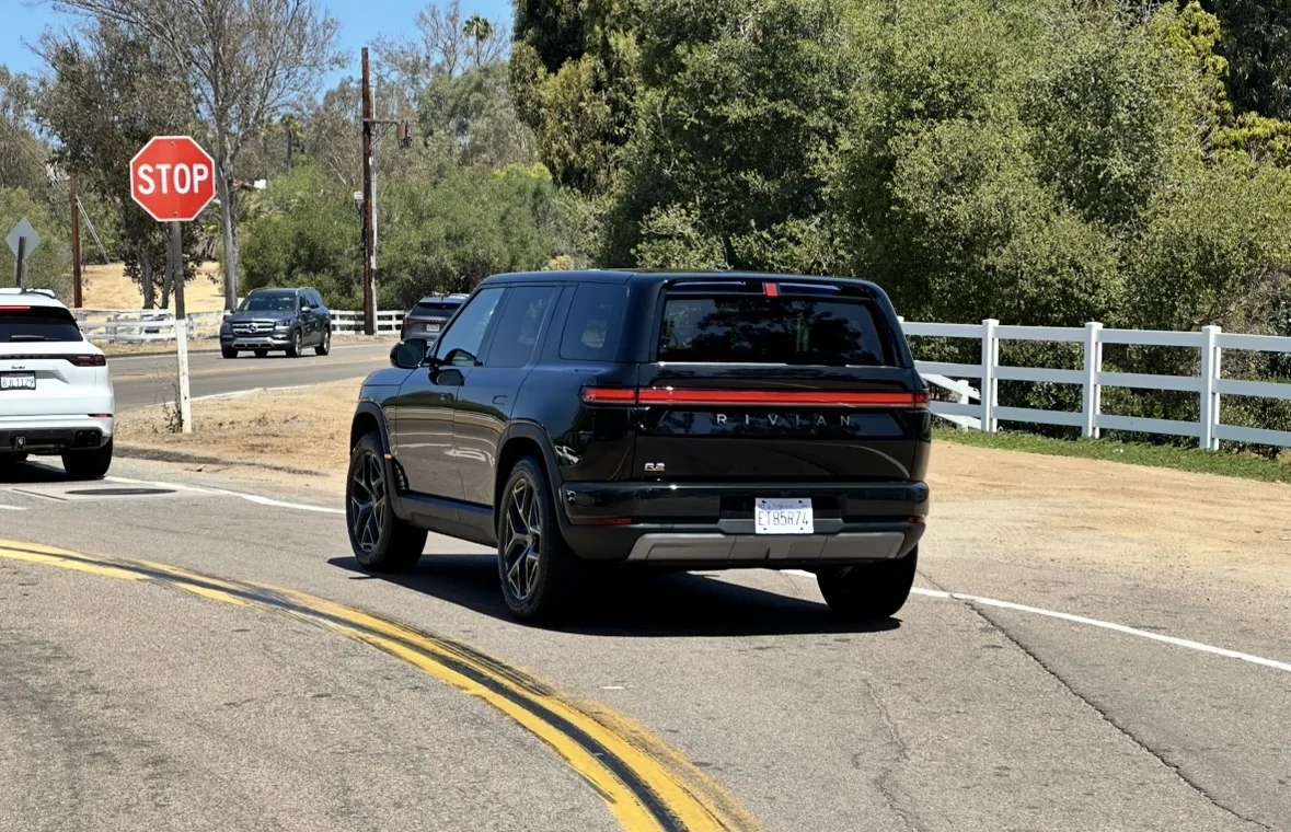 Rivian R1T R1S 📸 Daily random R2 photos thread - post your pics! IMG_4133