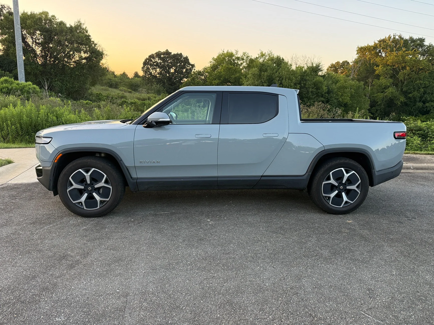 Rivian R1T R1S Selling my 2024 Rivian R1T - $59500 IMG_2755