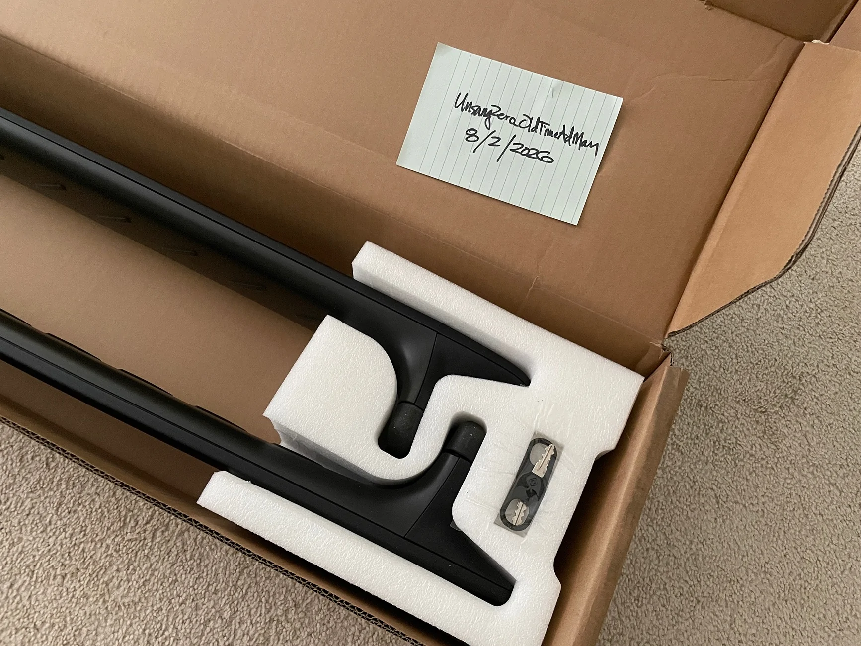 Rivian R1T R1S FS: NIB R1 black crossbars, with keys IMG_1103