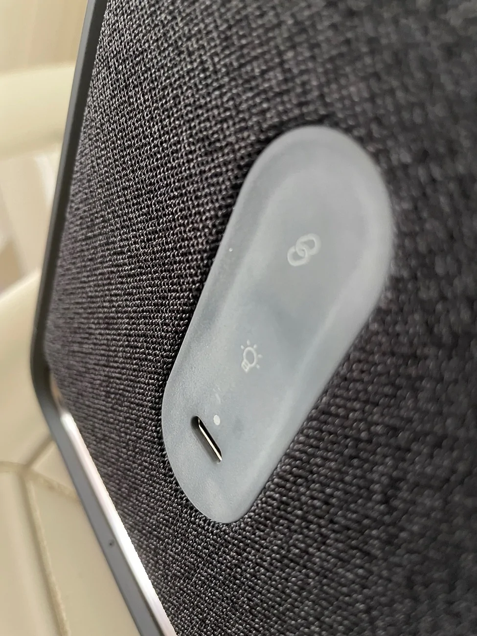 Rivian R1T R1S Camp Speaker Dandruff? IMG_1123