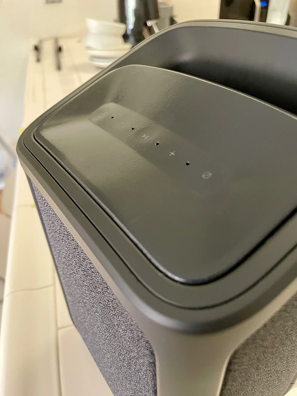Rivian R1T R1S Camp Speaker Dandruff? IMG_1126