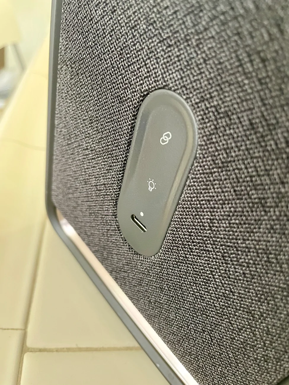 Rivian R1T R1S Camp Speaker Dandruff? IMG_1127