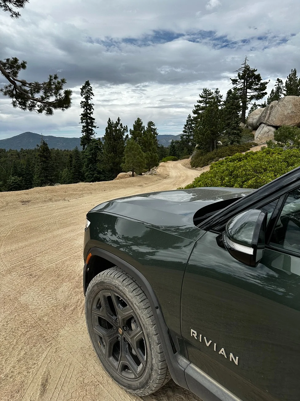 Rivian R1T R1S Sand driving psi minimum 2026-07-04 15.16.27