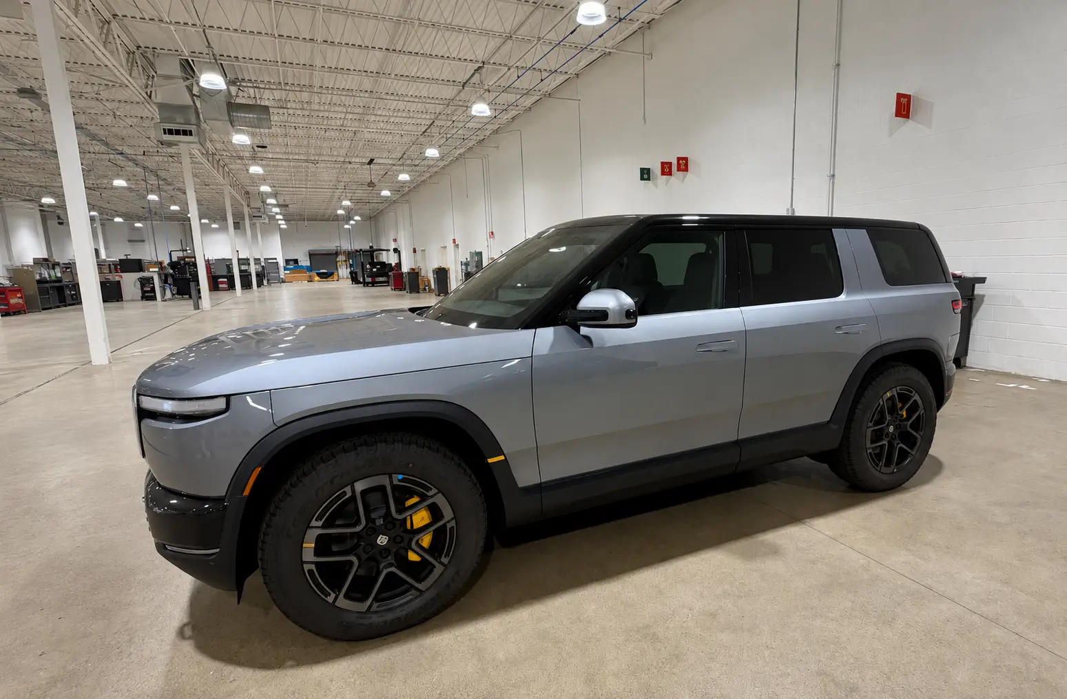 Rivian R1T R1S Launch Green is metallic? B9A97963-2155-4BCB-B7CF-34FAEED05EFA