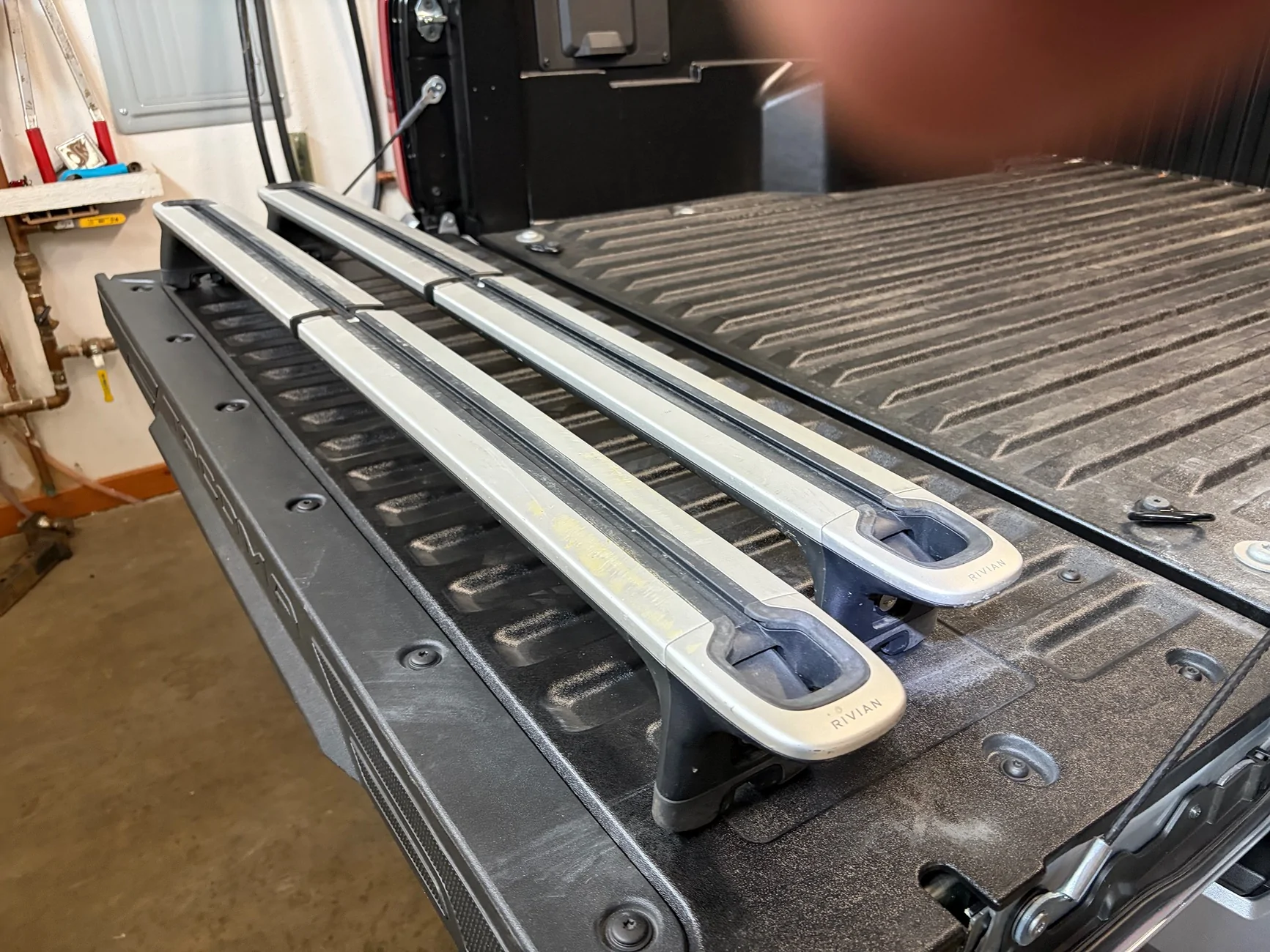 Rivian R1T R1S Rivian R1 Cargo Crossbars IMG_0628