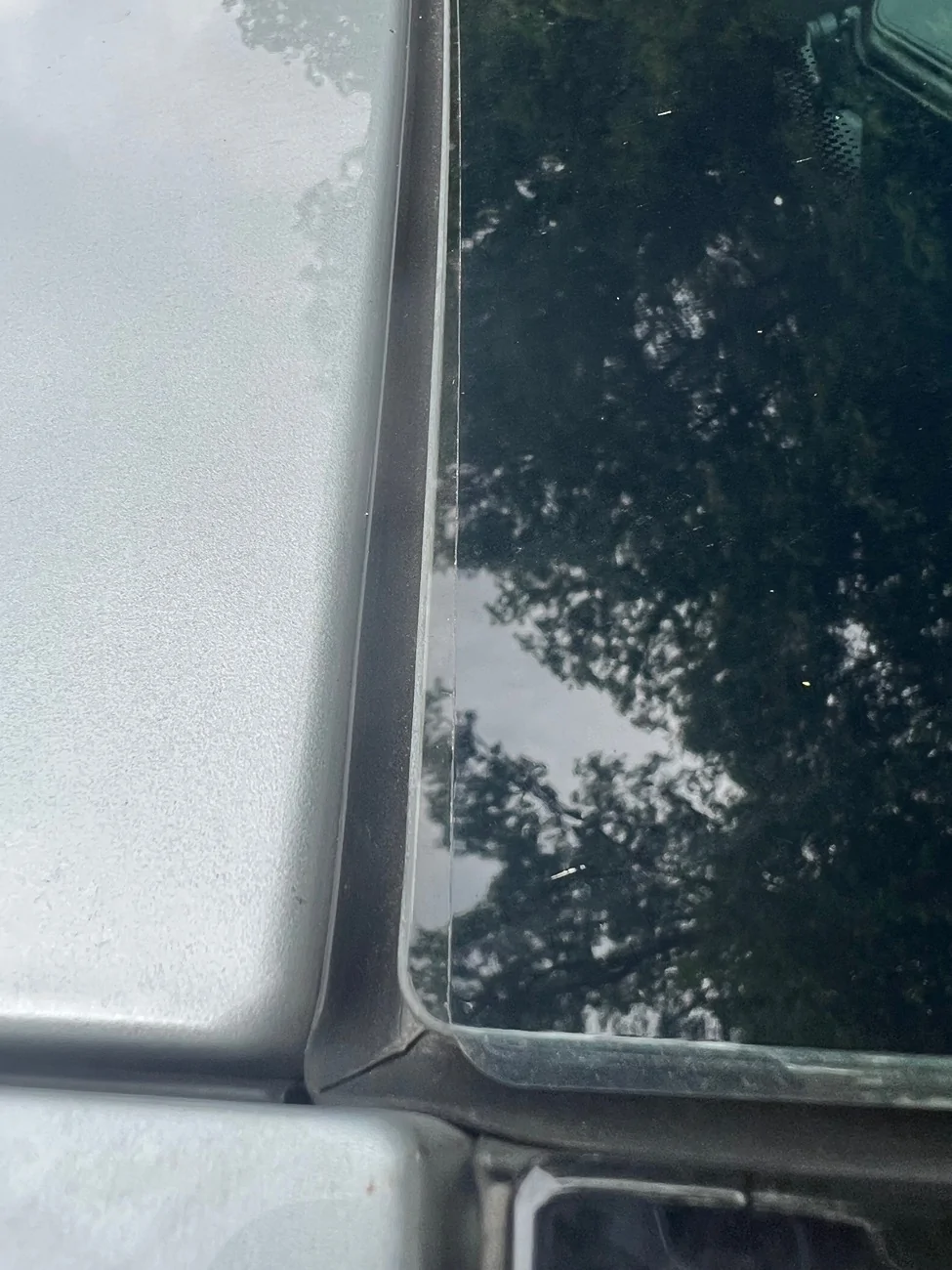 Rivian R1T R1S Safelite Windshield Gap IMG_6055