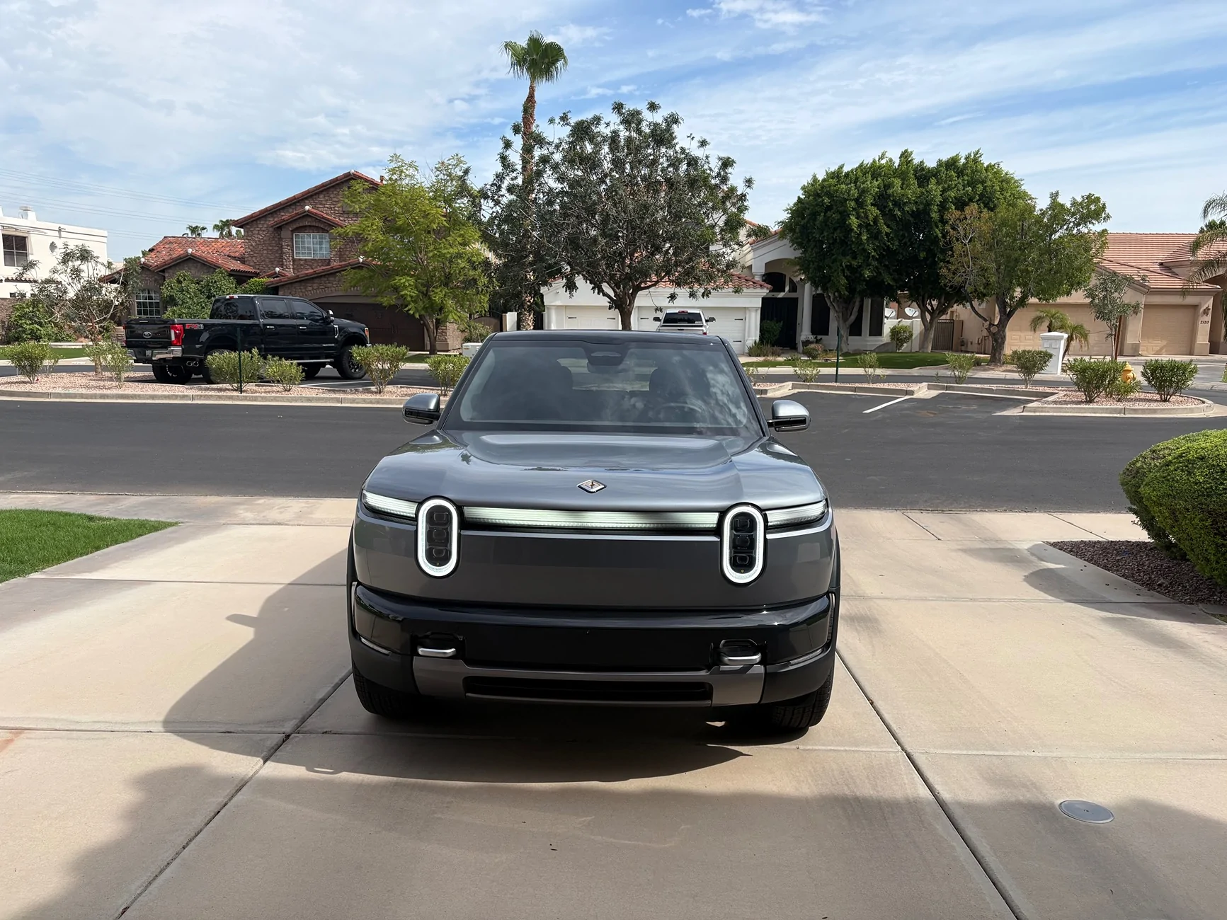 Rivian R1T R1S R2 Orders / VIN / Deliveries List Tracker + Stats 📊 IMG_8435
