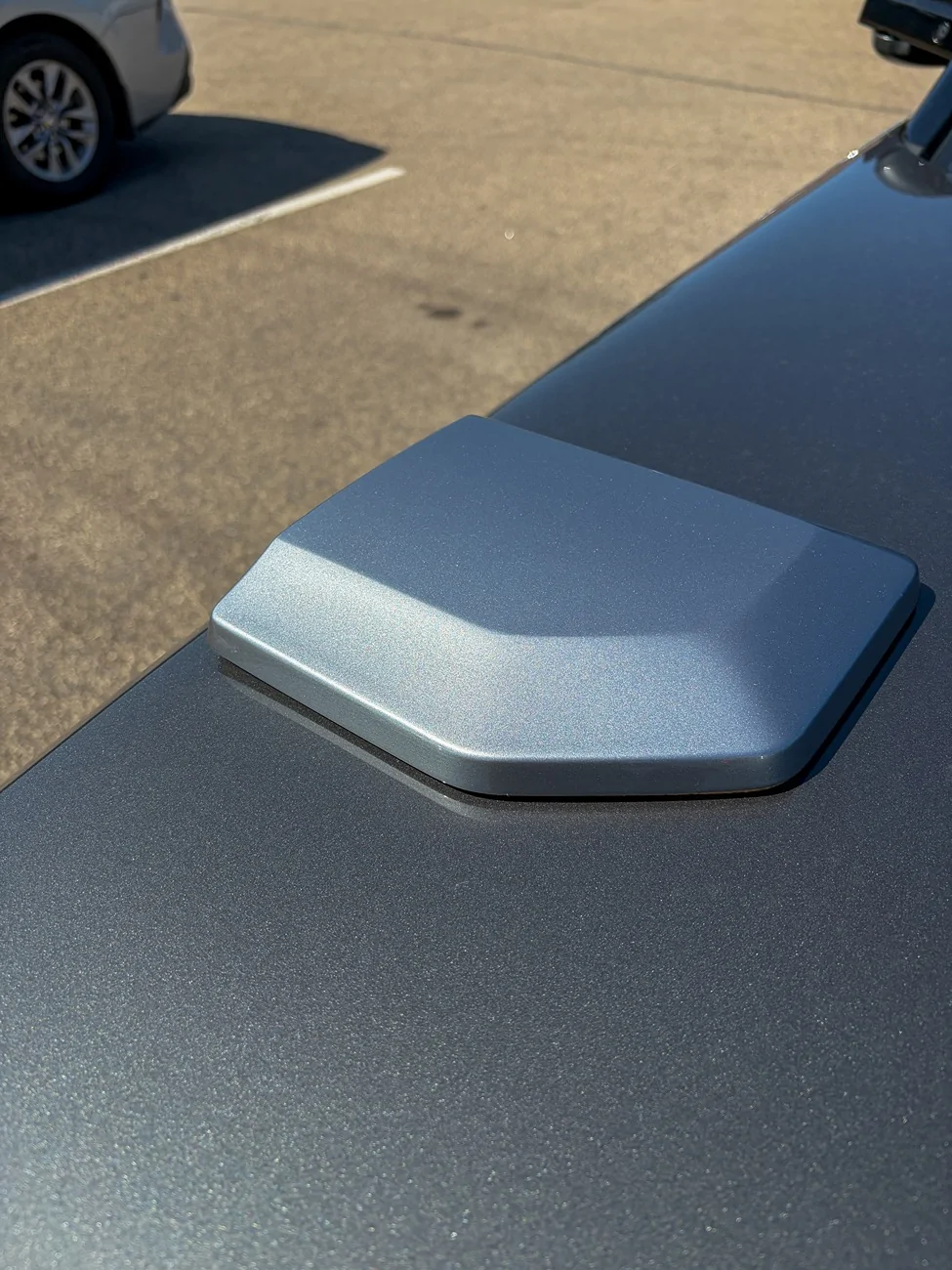 Rivian R1T R1S Esker Silver against Half Moon Grey HMG (color comparison) IMG_2146