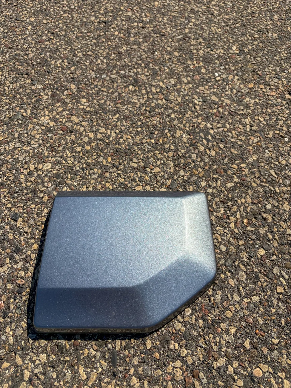 Rivian R1T R1S Esker Silver against Half Moon Grey HMG (color comparison) IMG_2151